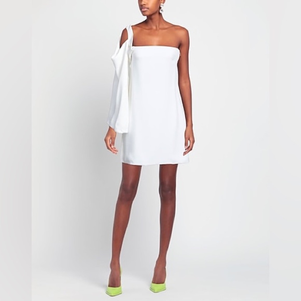 $1837 FERRAGAMO
SHORT DRESSES size 36 /us size 0